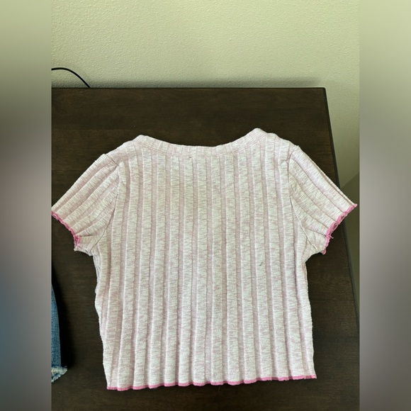 Forever 21 Cropped V Neck Button Down Tee Size Medium - Picture 2 of 5